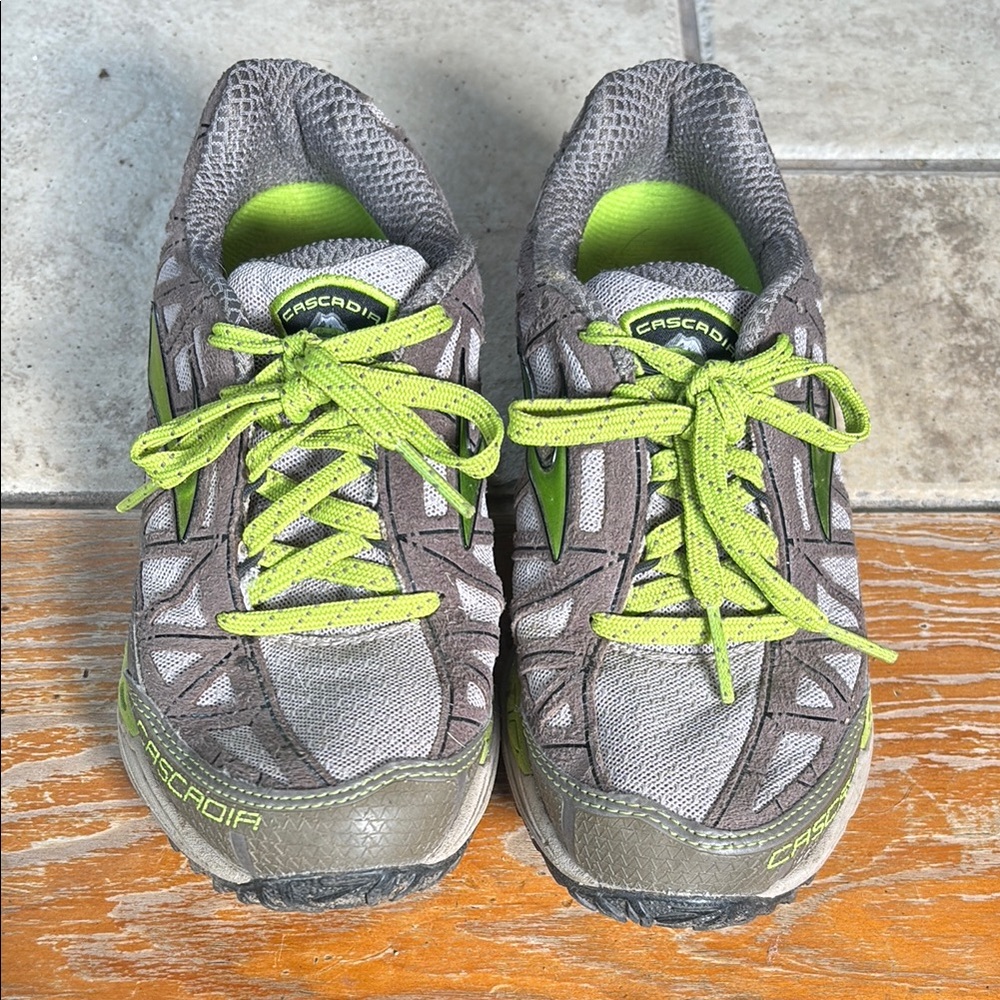 Brooks Women’s Cascadia Size 6 Trail Running Shoes Sneakers